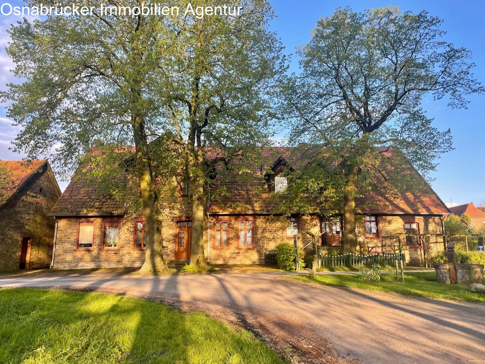 Idyllisches Landhaus im Außenbereich Idyllisches Landhaus im Außenbereich