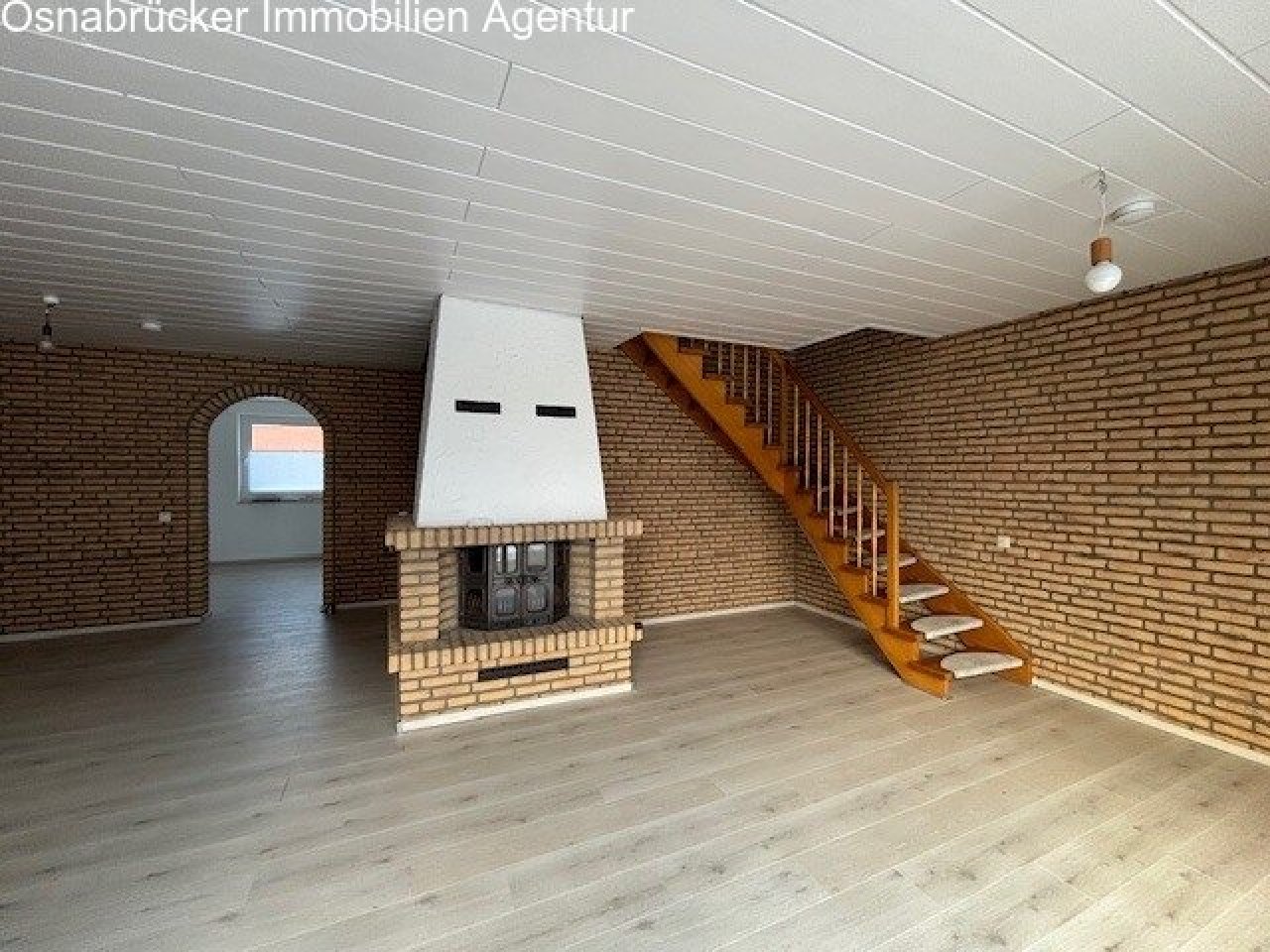Wohnzimmer mit Kamin Hauptwohnung im EG Wohnzimmer mit Kamin Hauptwohnung im EG